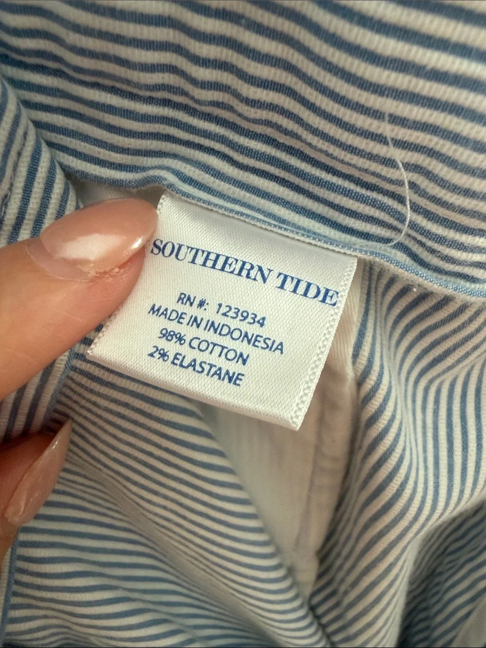 Southern Tide waist button